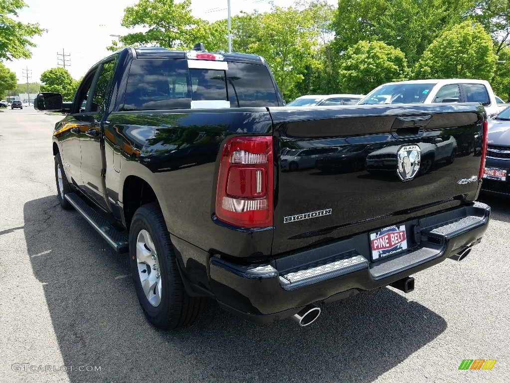 2019 1500 Big Horn Quad Cab 4x4 - Diamond Black Crystal Pearl / Black photo #4