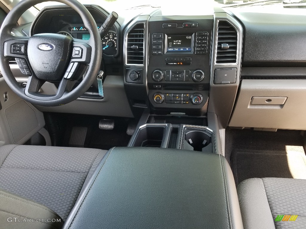 2017 F150 XLT SuperCab - Ruby Red / Earth Gray photo #13