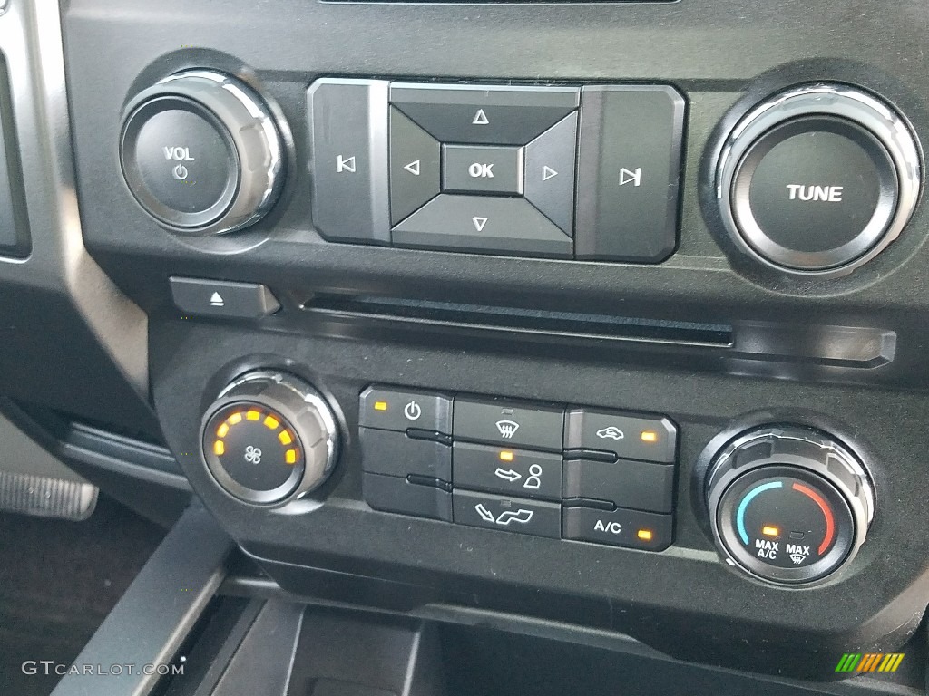 2017 F150 XLT SuperCab - Ruby Red / Earth Gray photo #16