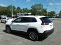 2019 Bright White Jeep Cherokee Latitude Plus  photo #3