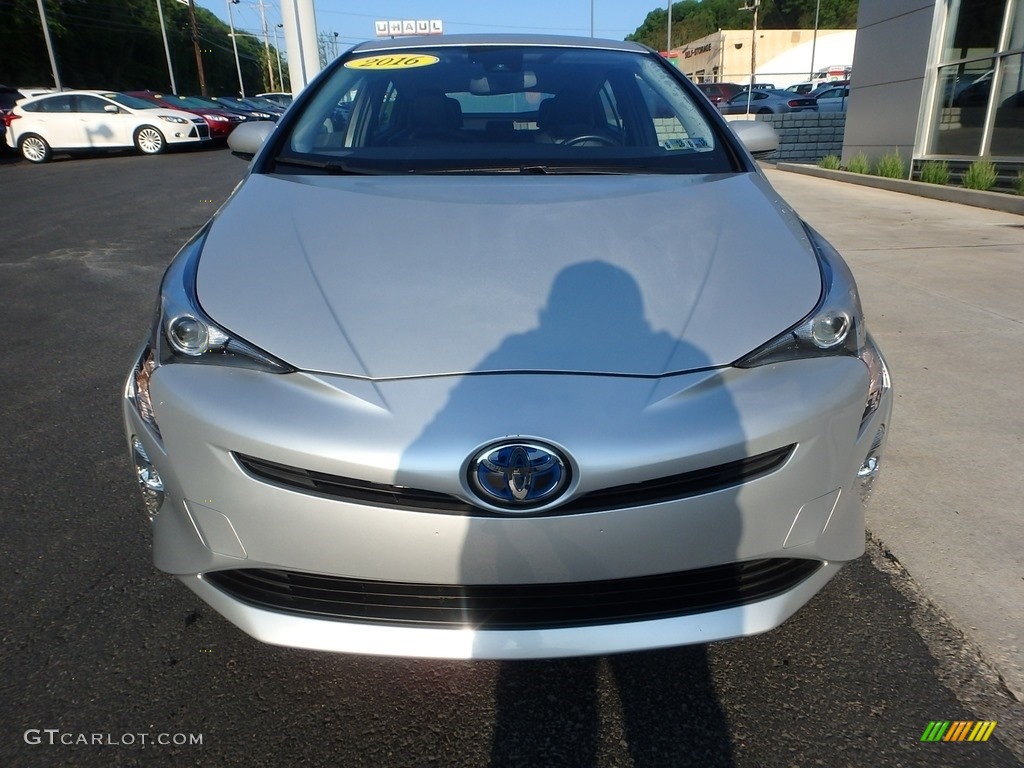 2016 Prius Four Touring - Classic Silver Metallic / Black photo #8