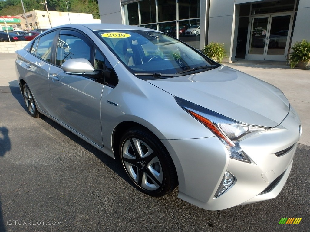 2016 Prius Four Touring - Classic Silver Metallic / Black photo #9