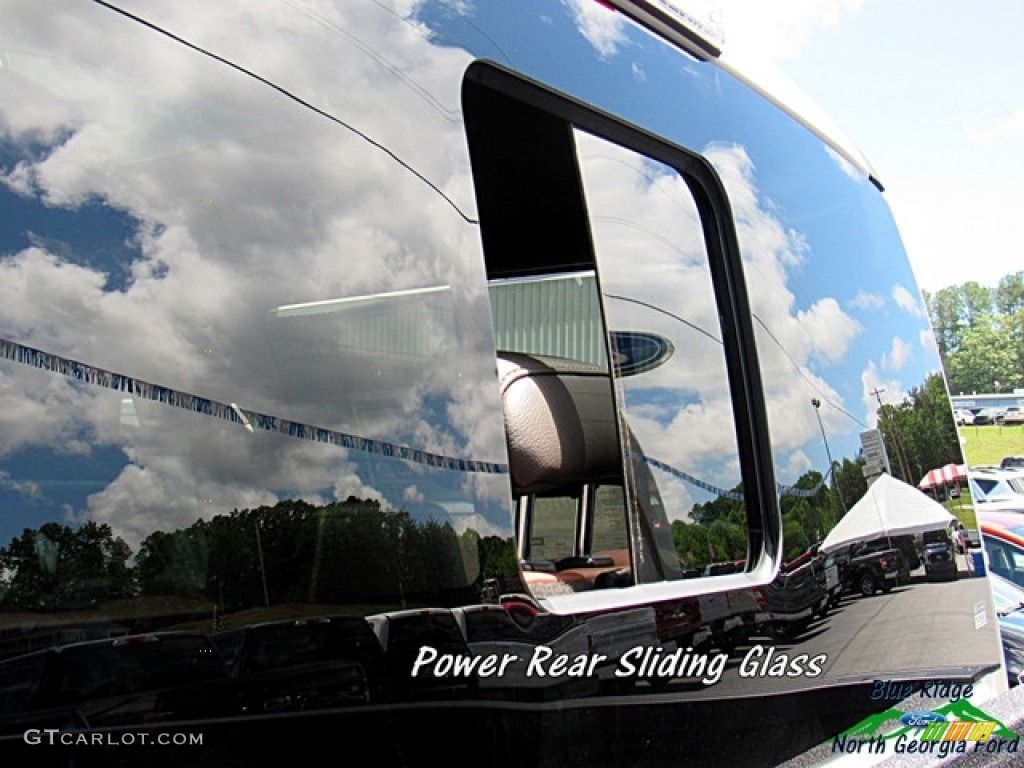 2018 F450 Super Duty King Ranch Crew Cab 4x4 - White Platinum / King Ranch Java photo #26