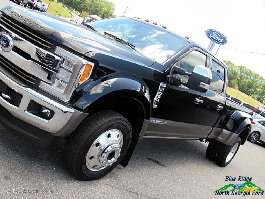 2018 F450 Super Duty King Ranch Crew Cab 4x4 - Shadow Black / King Ranch Java photo #35