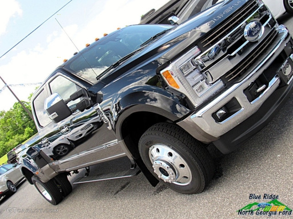 2018 F450 Super Duty King Ranch Crew Cab 4x4 - Shadow Black / King Ranch Java photo #36