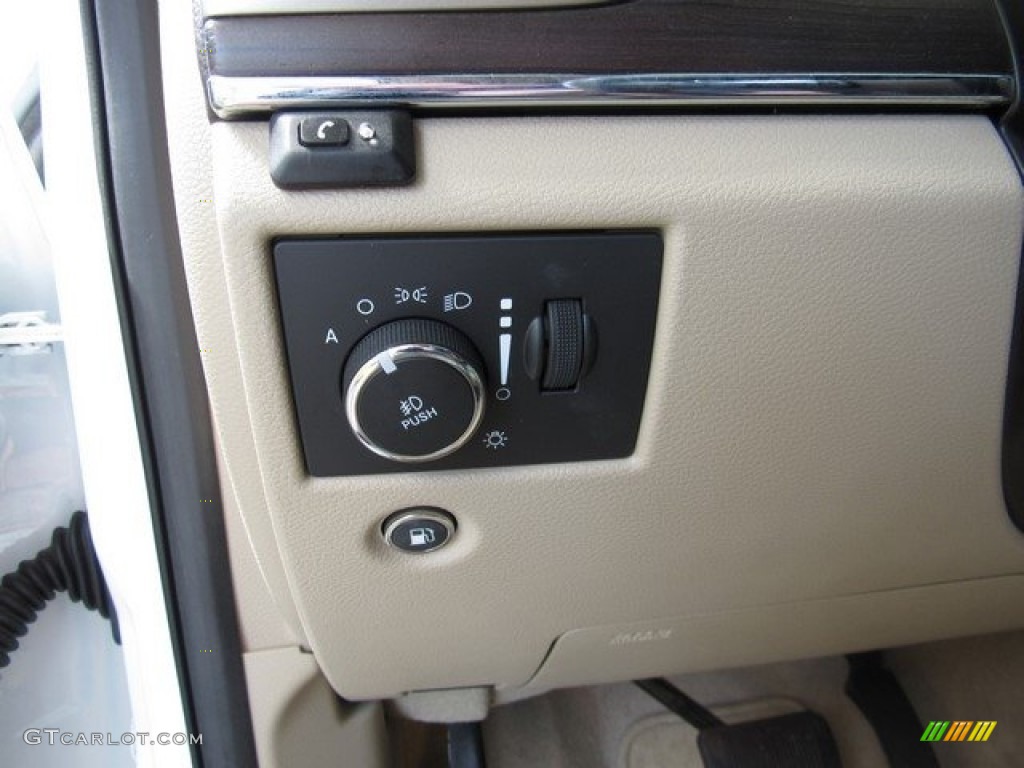 2014 Grand Cherokee Overland - Bright White / Overland Nepal Jeep Brown Light Frost photo #27
