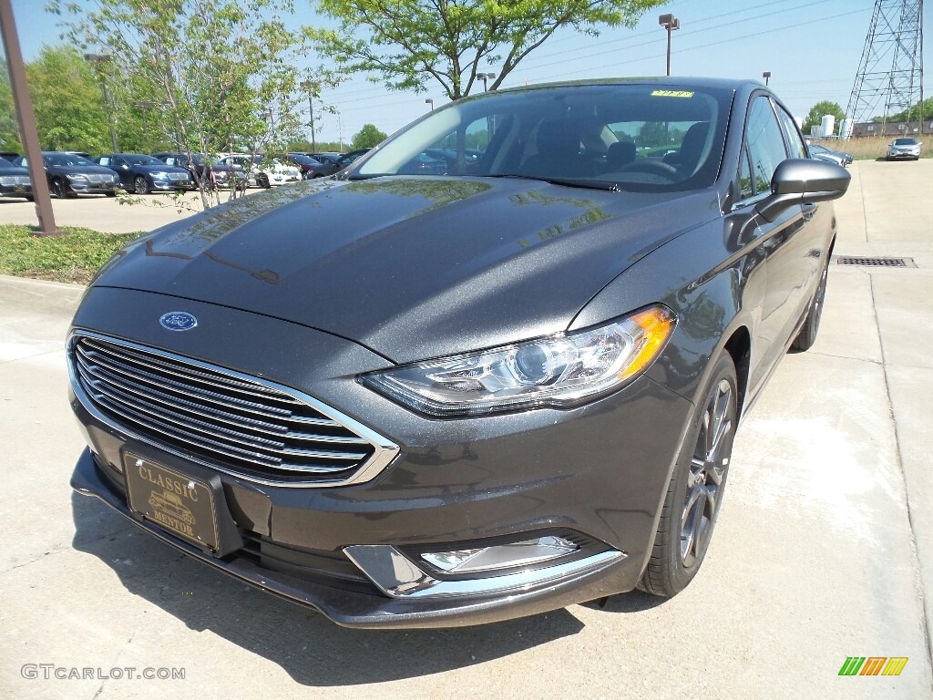 2018 Fusion SE - Magnetic / Ebony photo #1