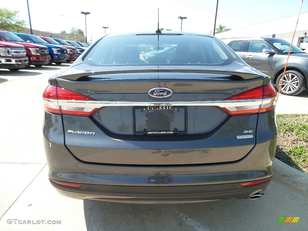 2018 Fusion SE - Magnetic / Ebony photo #4