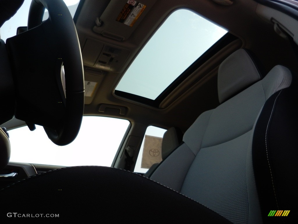 2018 RAV4 XLE - Ruby Flare Pearl / Ash photo #4