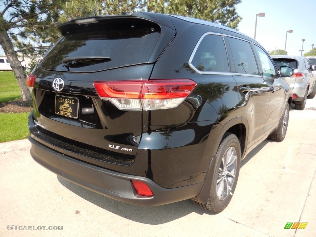 2018 Highlander XLE AWD - Midnight Black Metallic / Black photo #2