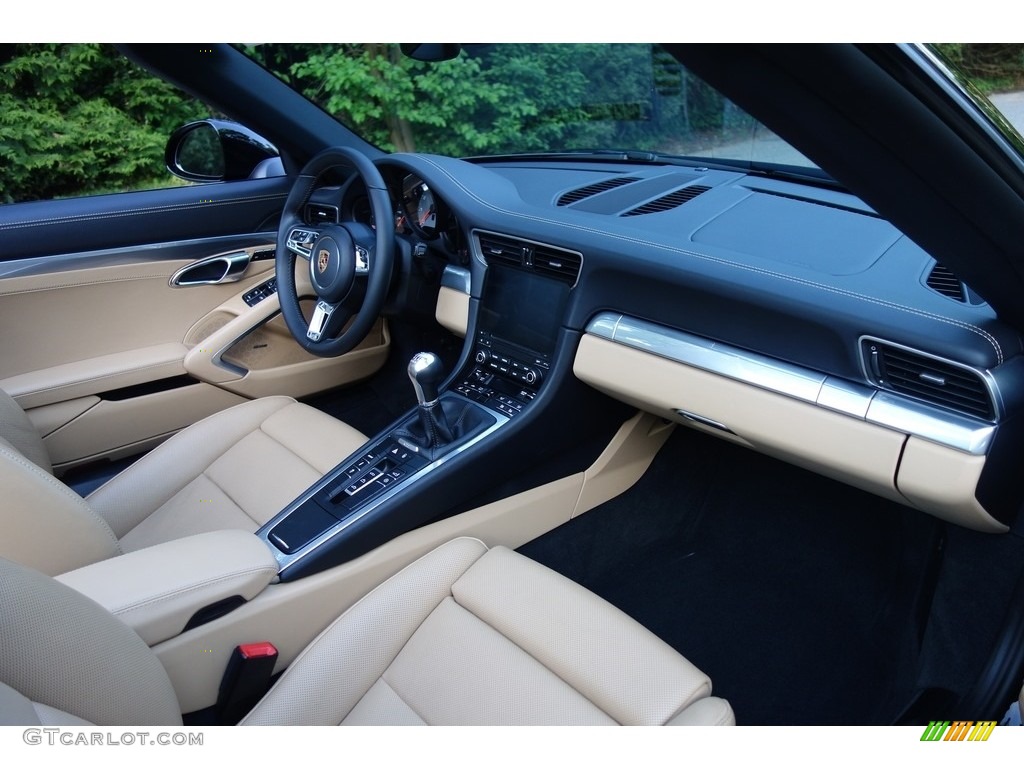 2017 Porsche 911 Carrera 4S Cabriolet Black/Luxor Beige Dashboard Photo #127374541
