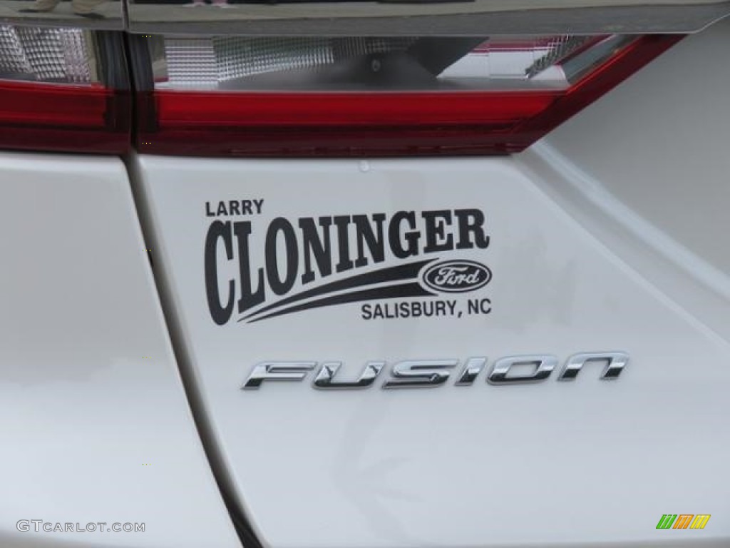 2018 Fusion SE - White Platinum / Ebony photo #24