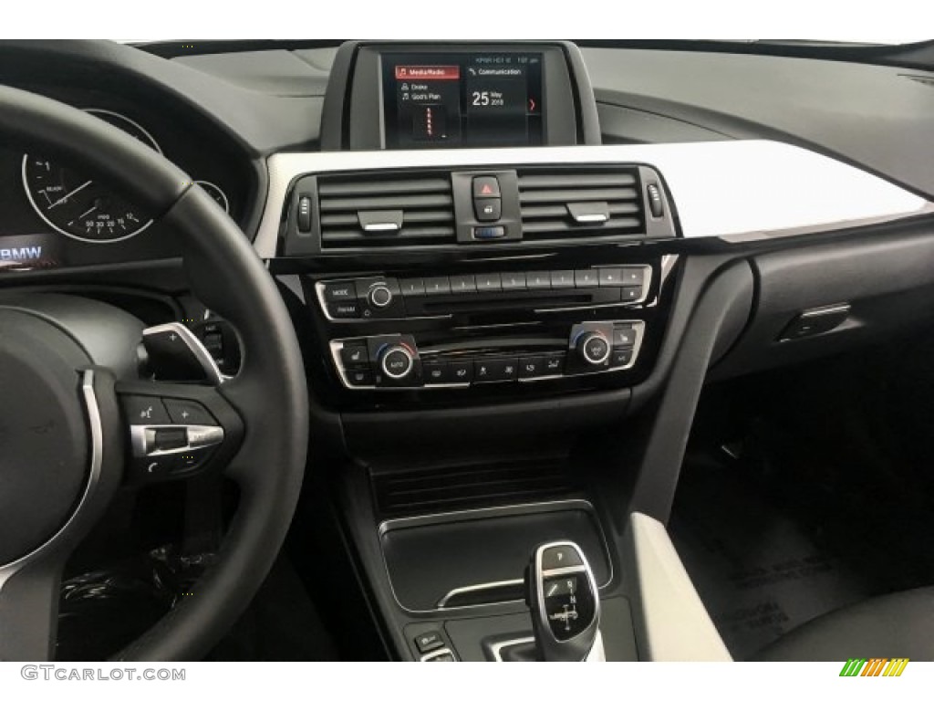 2018 3 Series 330i Sedan - Glacier Silver Metallic / Black photo #5