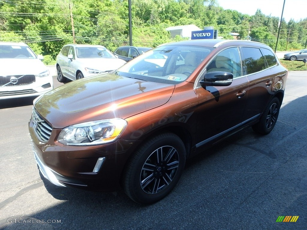 2017 XC60 T5 AWD Dynamic - Rich Java Metallic / Soft Beige photo #8