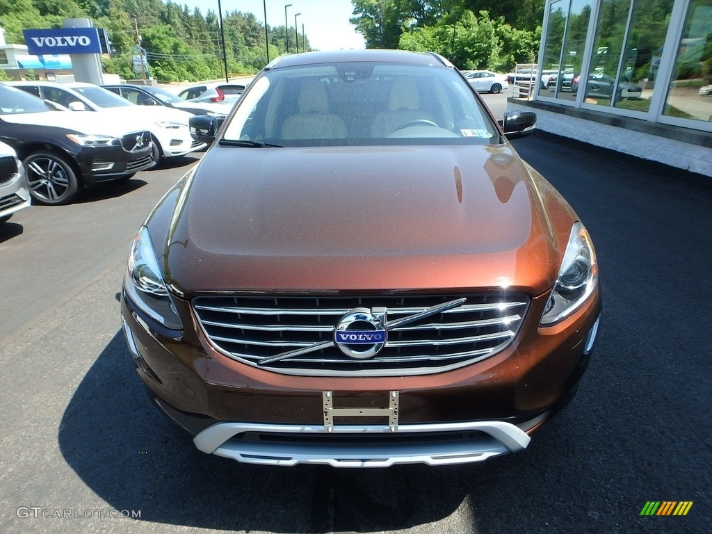 2017 XC60 T5 AWD Dynamic - Rich Java Metallic / Soft Beige photo #9