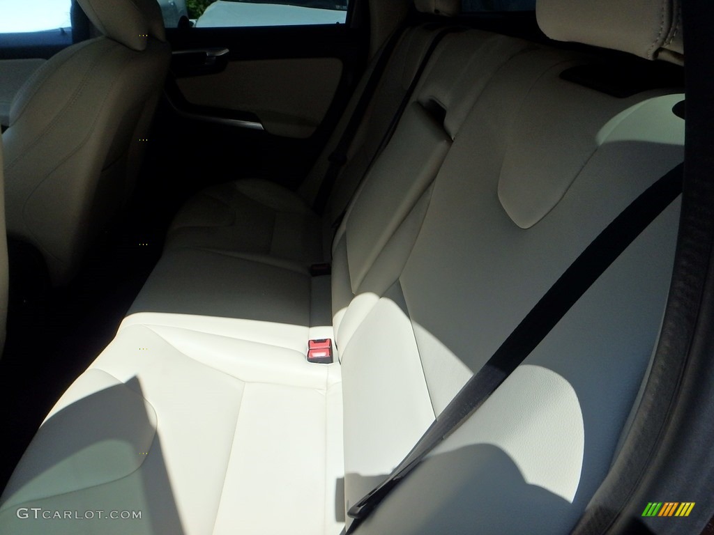 2017 XC60 T5 AWD Dynamic - Rich Java Metallic / Soft Beige photo #17