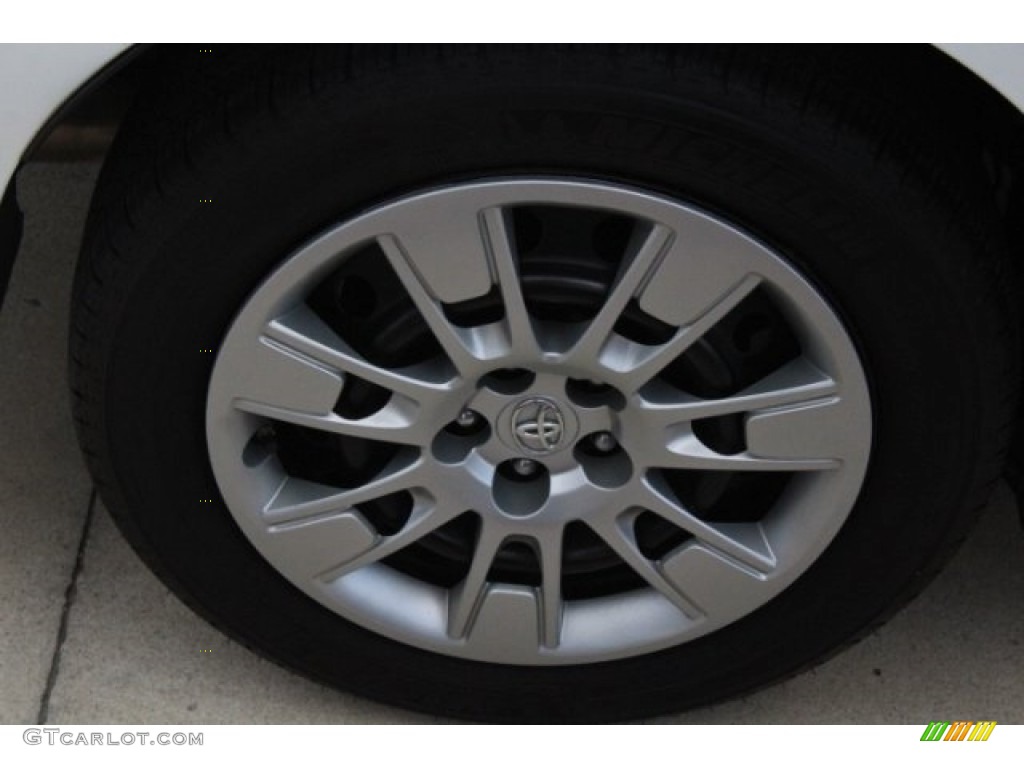 2016 Corolla S Plus - Super White / Black photo #9