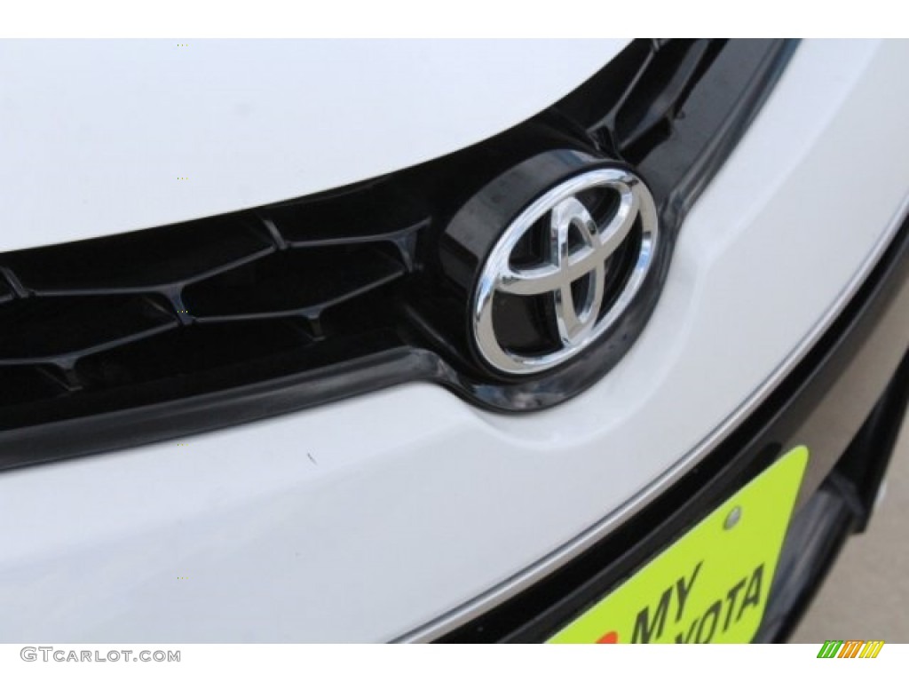 2016 Corolla S Plus - Super White / Black photo #11