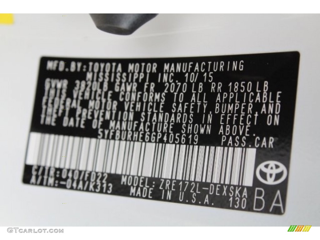 2016 Corolla S Plus - Super White / Black photo #34