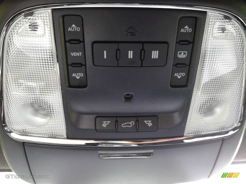 2018 Jeep Grand Cherokee Trackhawk 4x4 Controls Photo #127397405