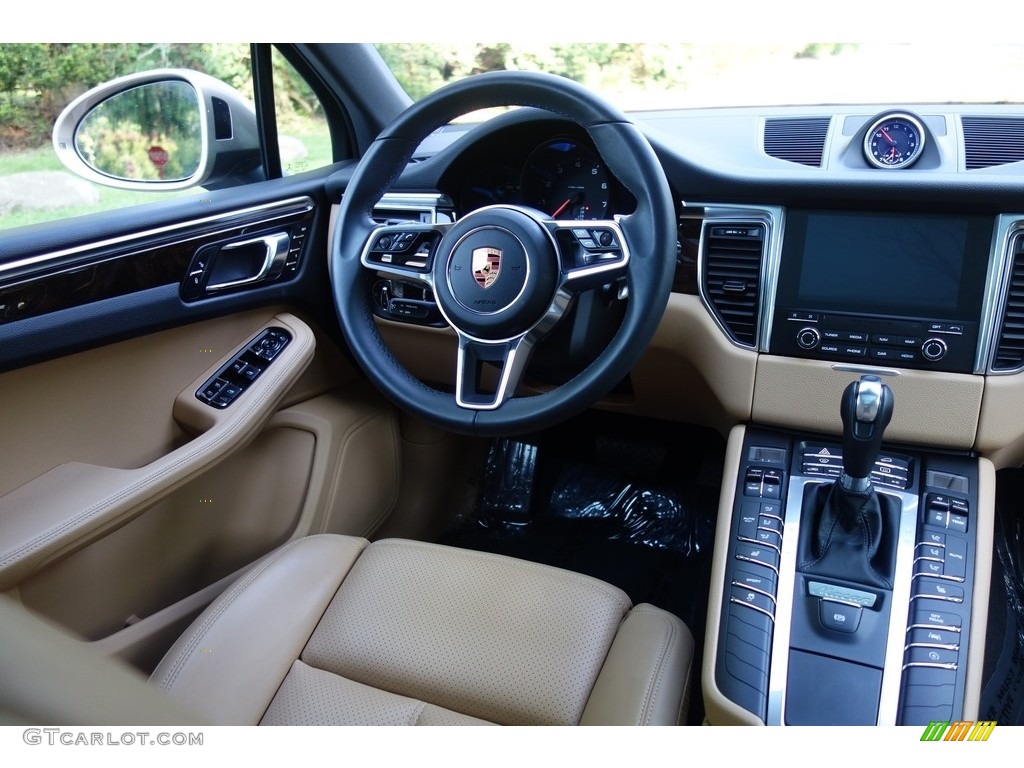 2018 Macan  - Palladium Metallic / Black/Luxor Beige photo #13
