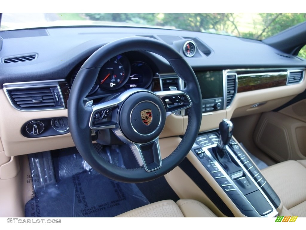 2018 Macan  - Palladium Metallic / Black/Luxor Beige photo #20