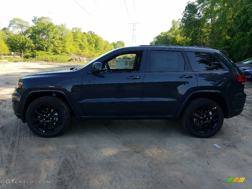 2018 Grand Cherokee Altitude 4x4 - Rhino / Black photo #3