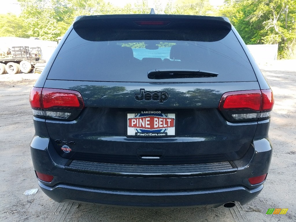 2018 Grand Cherokee Altitude 4x4 - Rhino / Black photo #5