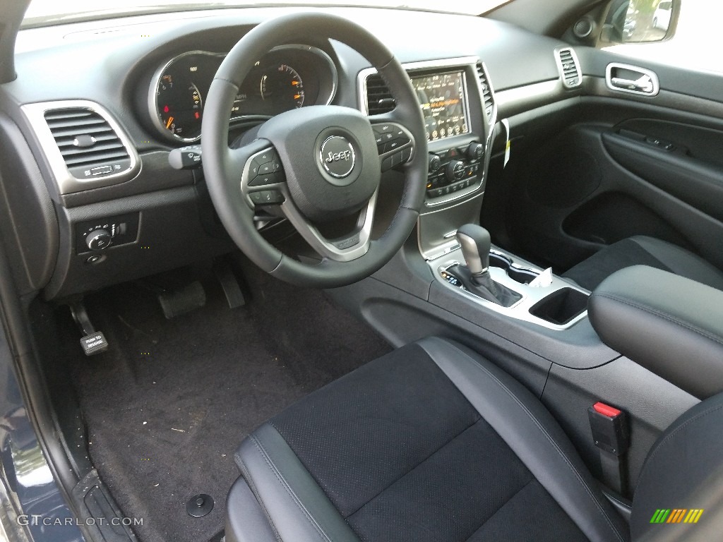 2018 Grand Cherokee Altitude 4x4 - Rhino / Black photo #7