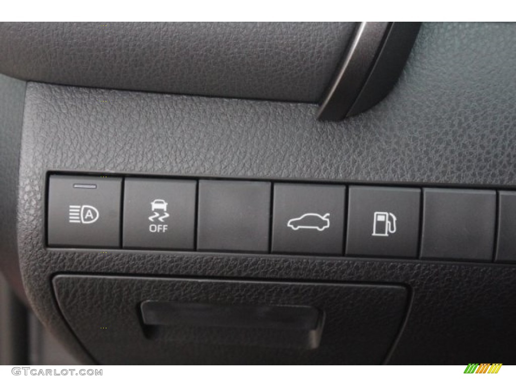 2018 Camry XLE - Ruby Flare Pearl / Black photo #23