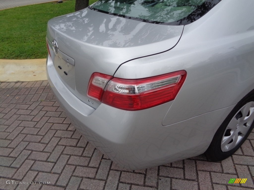 2007 Camry LE - Titanium Metallic / Ash photo #21