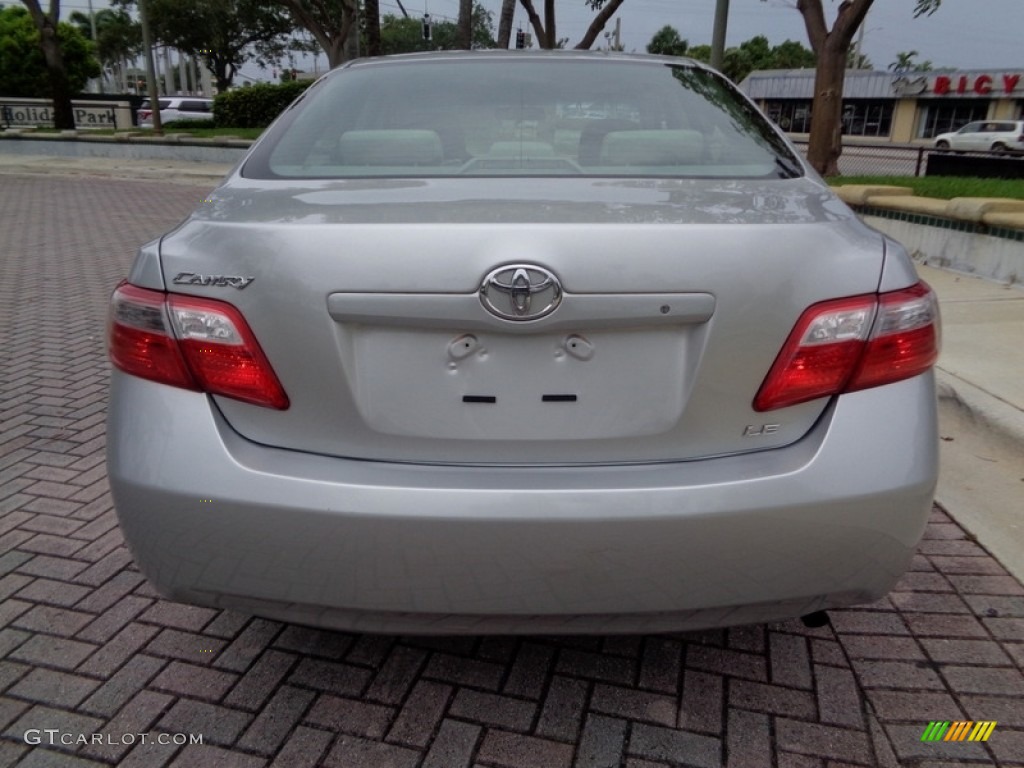 2007 Camry LE - Titanium Metallic / Ash photo #43