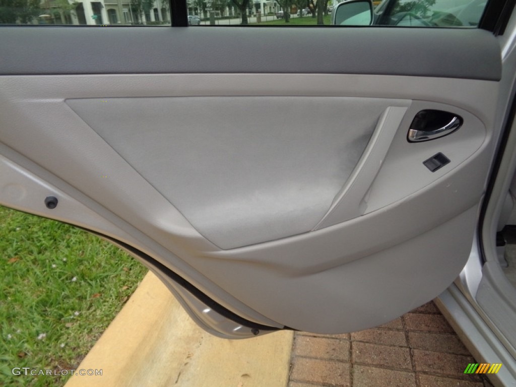 2007 Camry LE - Titanium Metallic / Ash photo #47