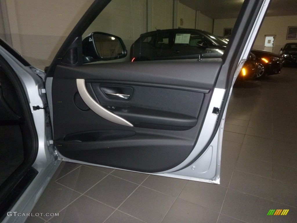 2018 3 Series 320i xDrive Sedan - Glacier Silver Metallic / Black photo #15