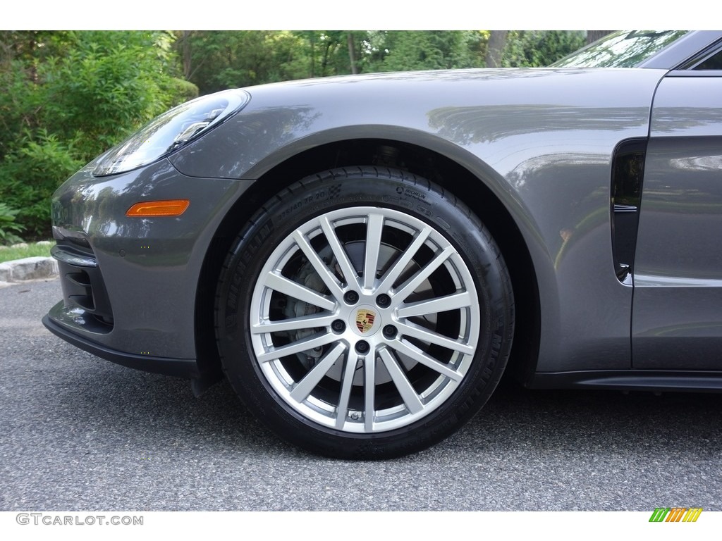 2017 Porsche Panamera 4S Wheel Photos