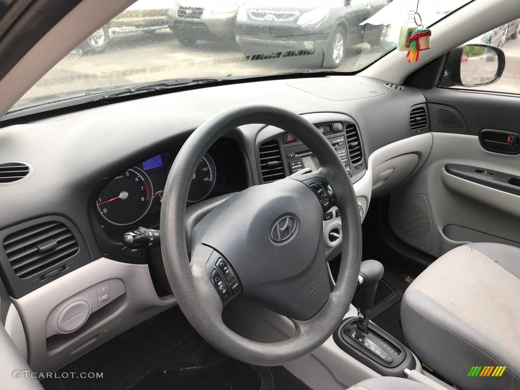 2010 Accent GLS 4 Door - Charcoal Gray / Gray photo #11