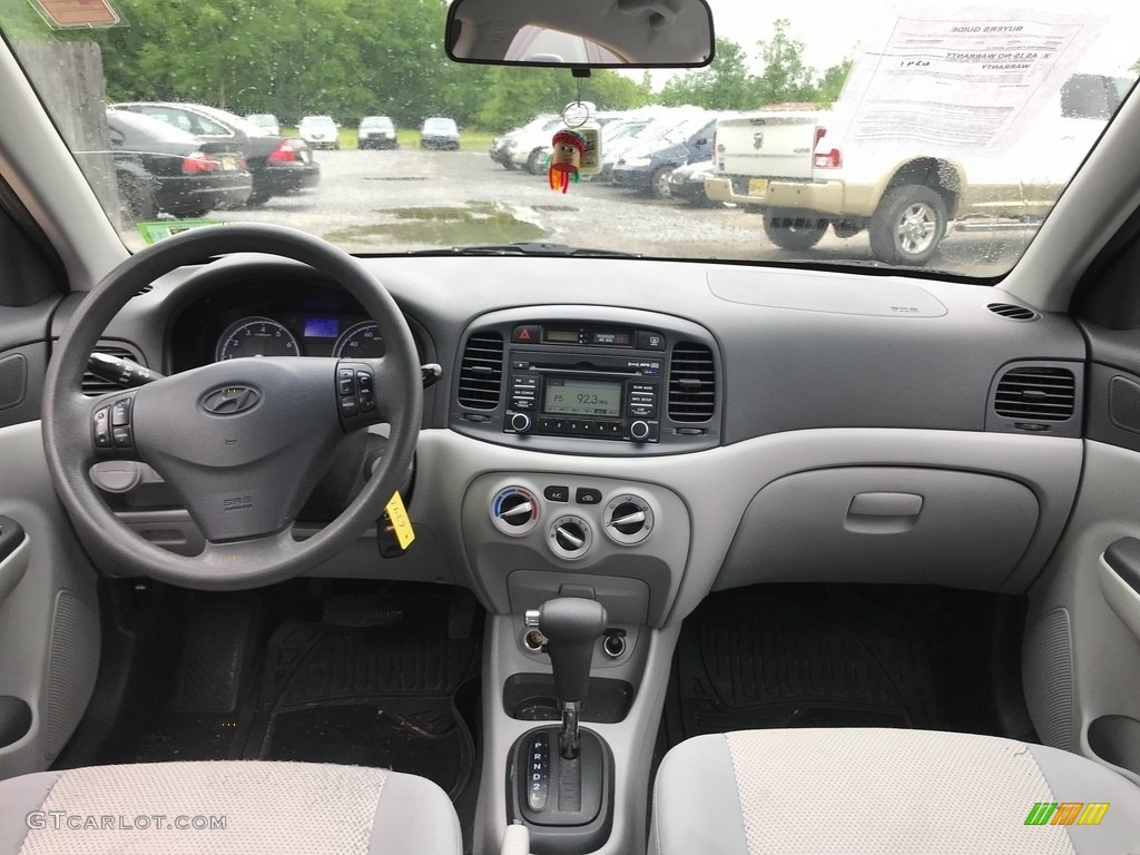 2010 Accent GLS 4 Door - Charcoal Gray / Gray photo #12