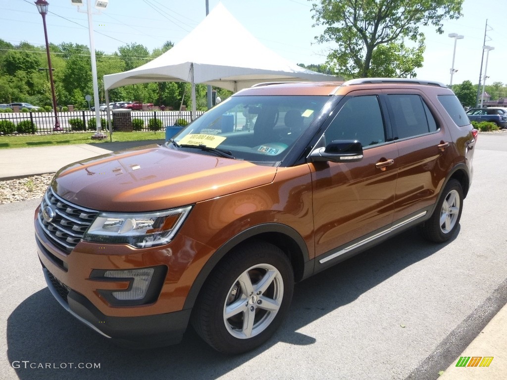 2017 Explorer XLT 4WD - Canyon Ridge / Ebony Black photo #5