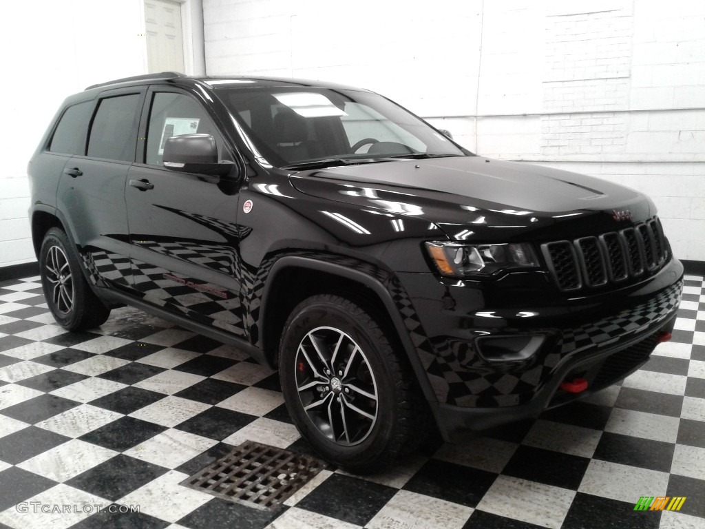 2018 Grand Cherokee Trailhawk 4x4 - Diamond Black Crystal Pearl / Black/Ruby Red photo #3