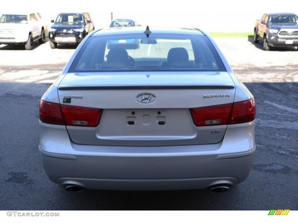 2009 Sonata SE V6 - Bright Silver / Gray photo #6