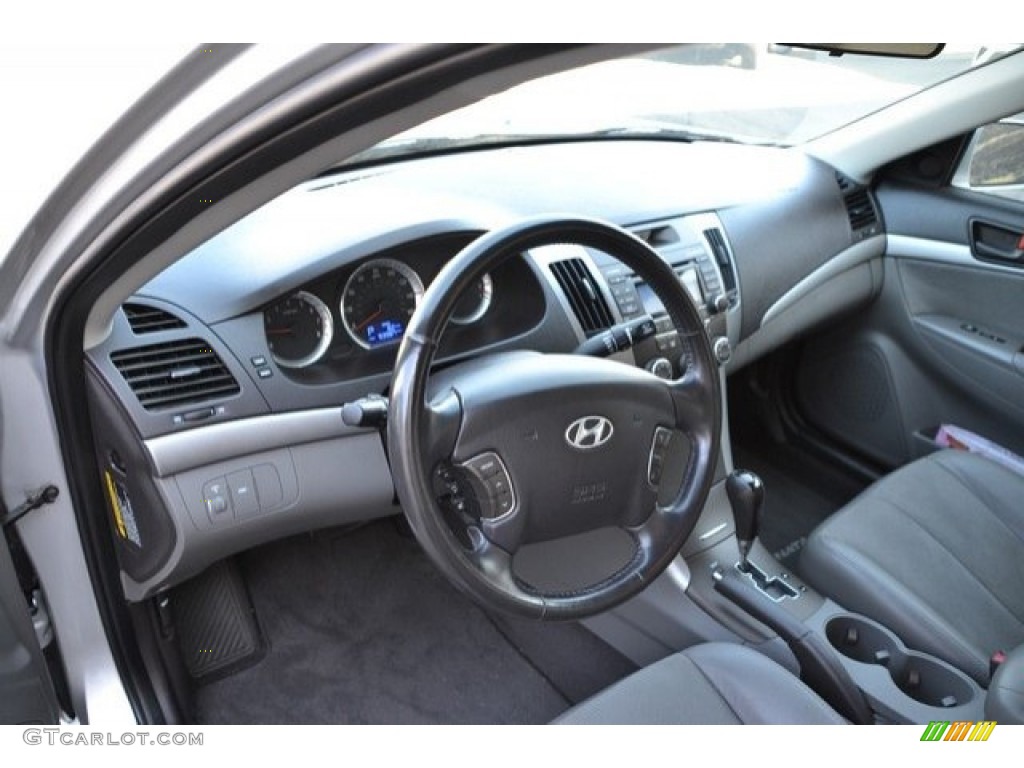 2009 Sonata SE V6 - Bright Silver / Gray photo #10