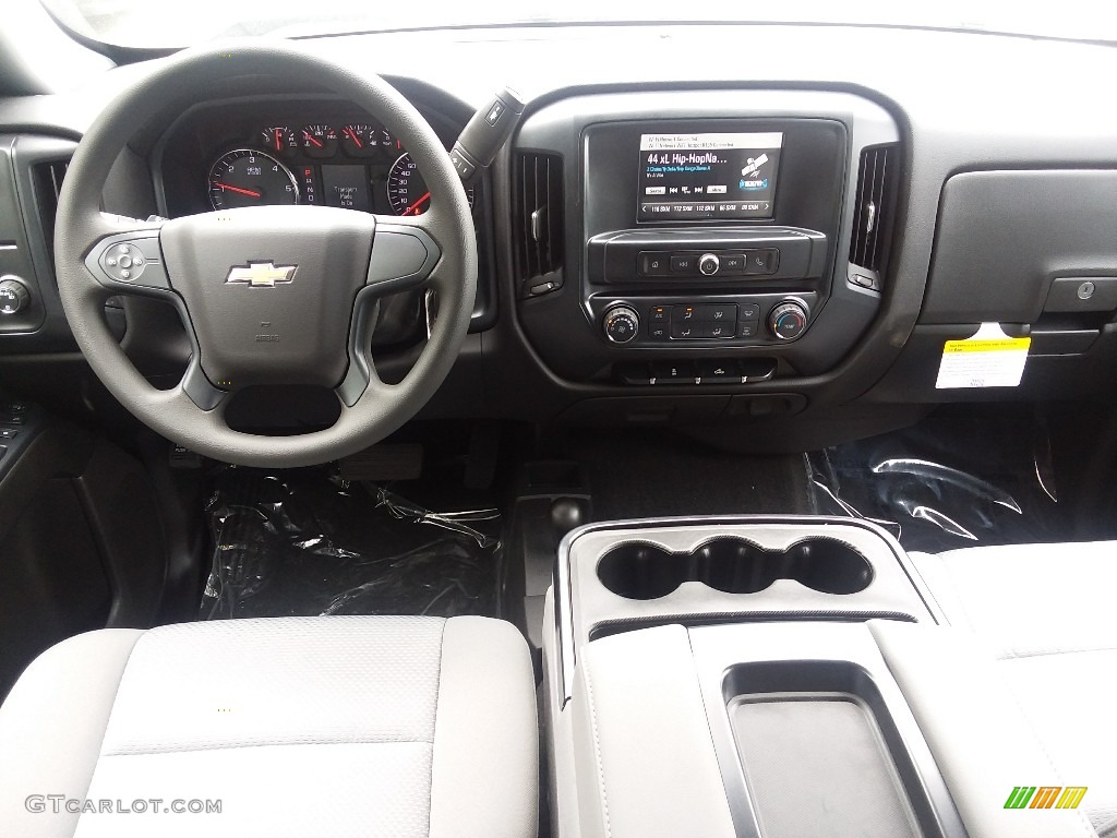 2018 Silverado 1500 Custom Crew Cab 4x4 - Silver Ice Metallic / Dark Ash/Jet Black photo #5