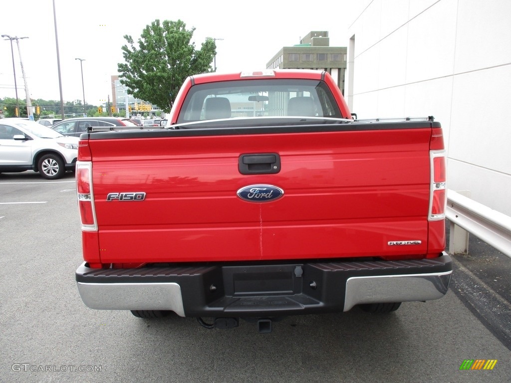 2011 F150 XLT Regular Cab 4x4 - Race Red / Steel Gray photo #4