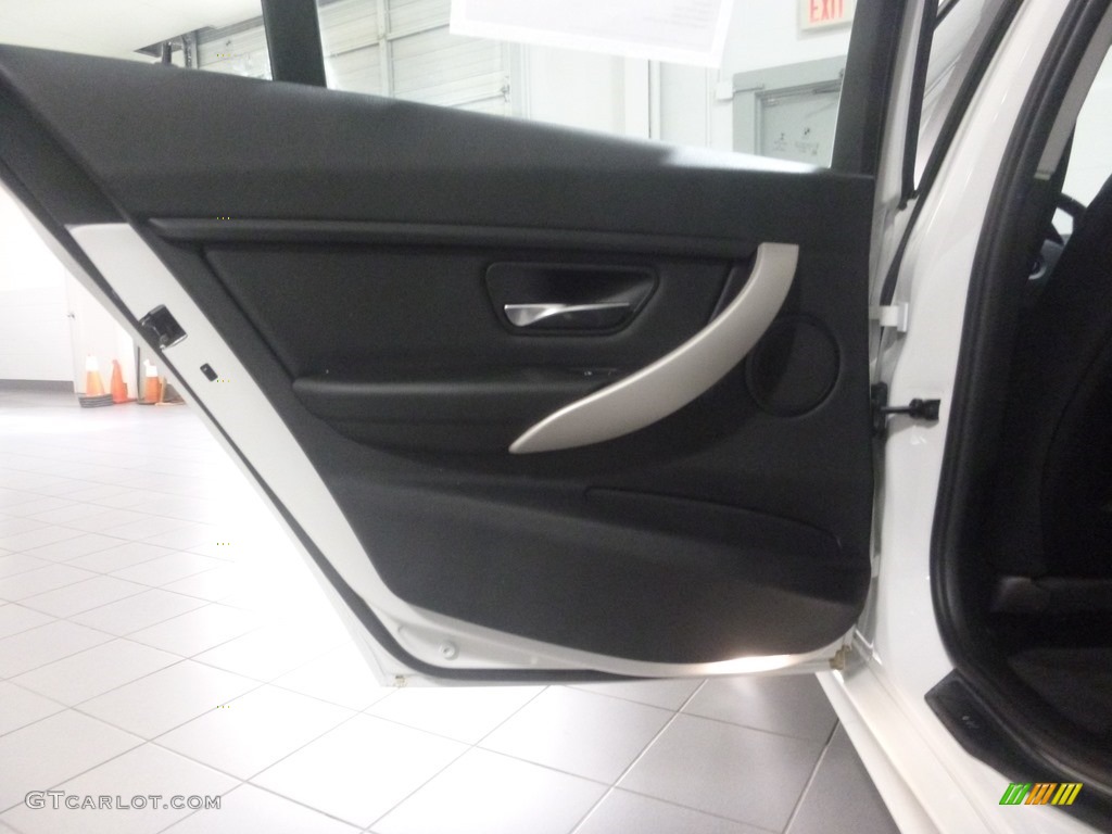 2015 3 Series 320i xDrive Sedan - Alpine White / Black photo #12