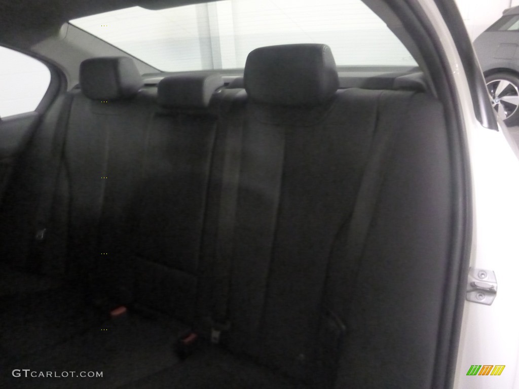 2015 3 Series 320i xDrive Sedan - Alpine White / Black photo #13