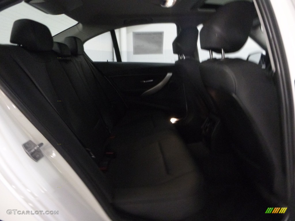 2015 3 Series 320i xDrive Sedan - Alpine White / Black photo #20