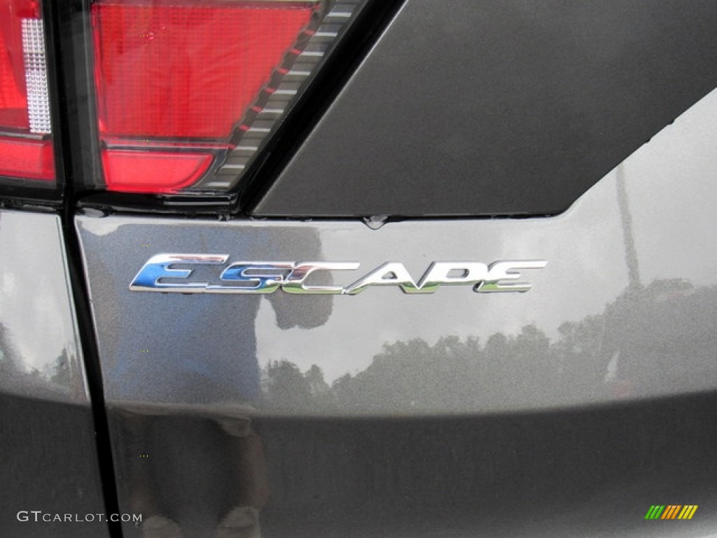 2018 Escape SEL 4WD - Magnetic / Charcoal Black photo #34