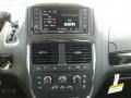 Granite Pearl - Grand Caravan SE Photo No. 15
