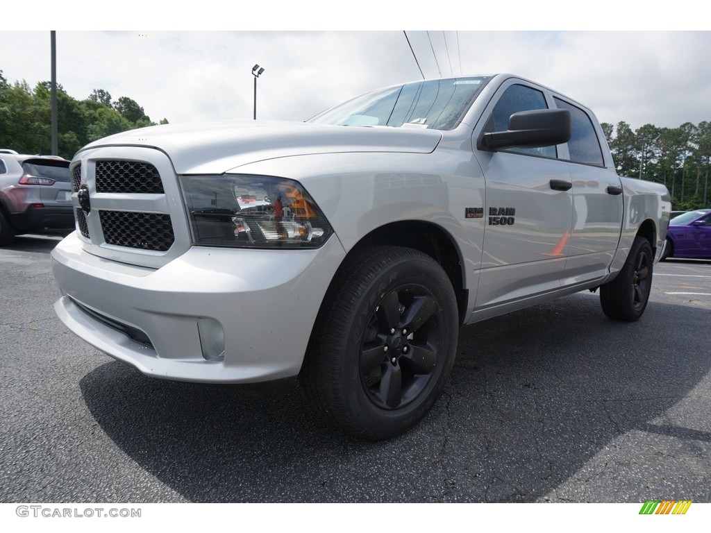 2018 1500 Express Crew Cab - Bright Silver Metallic / Black/Diesel Gray photo #3