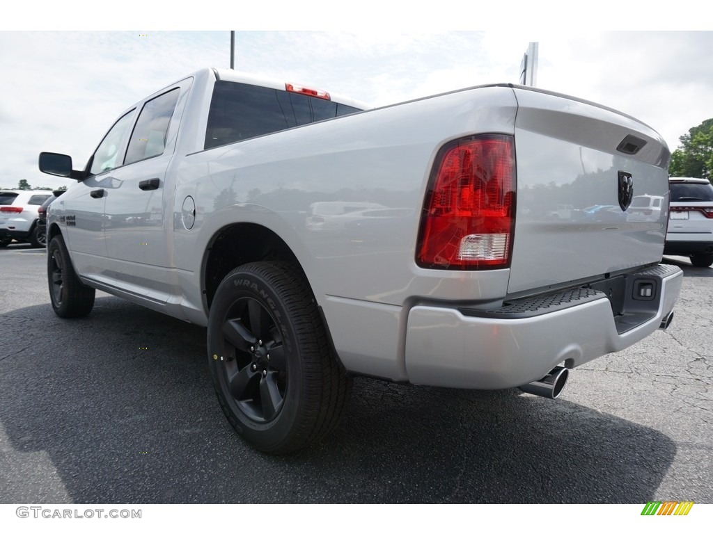 2018 1500 Express Crew Cab - Bright Silver Metallic / Black/Diesel Gray photo #14